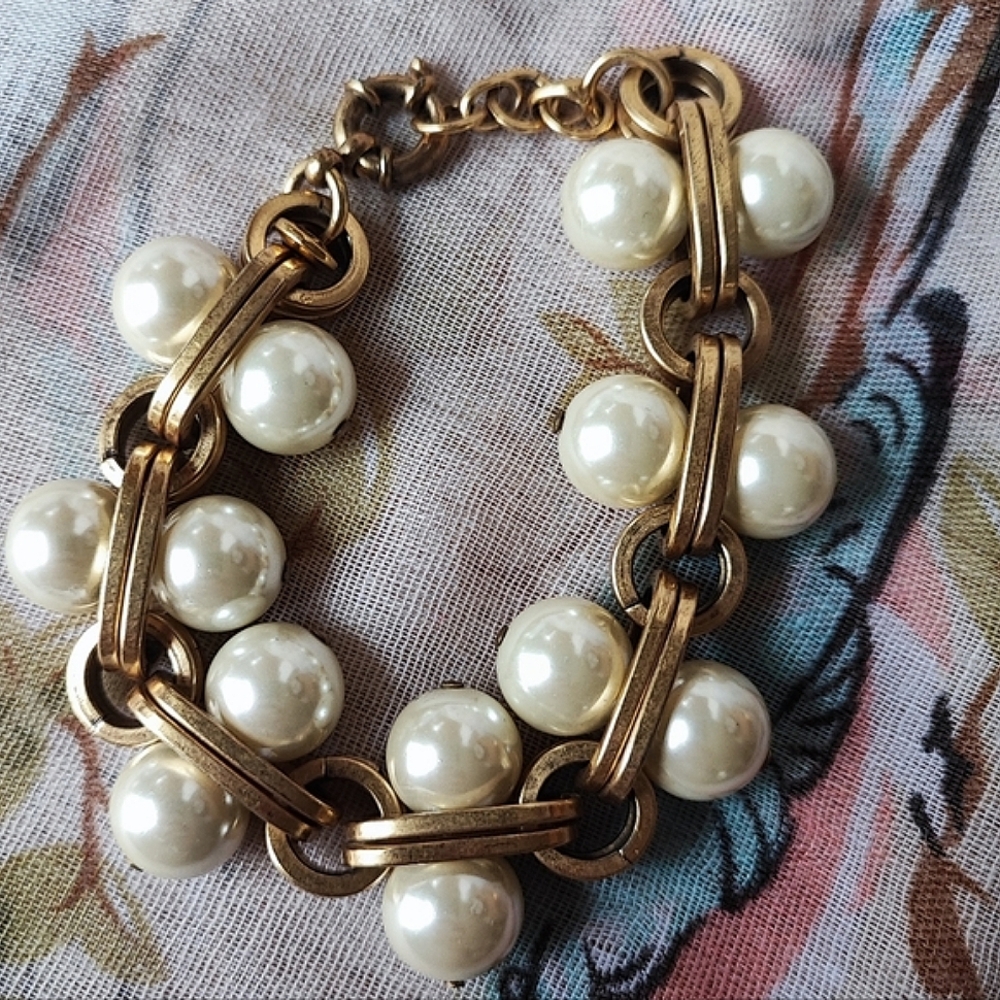 J. Crew Signed Gold Tone Faux Pearl Cha Cha Necklace Lifesaver Clasp - Picture 7 of 7